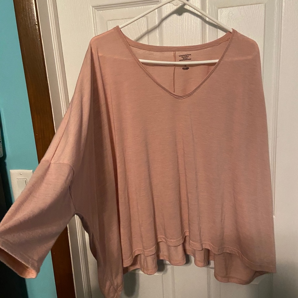 Womens Vera Wang top